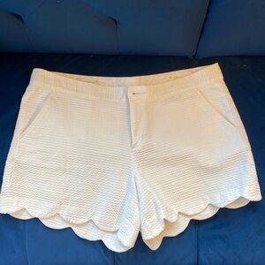Lilly Pulitzer white buttercup shorts